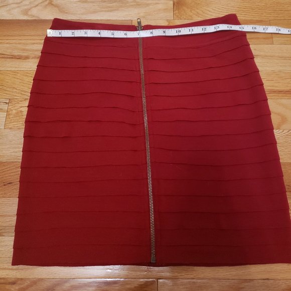 Red Layered Skirt Zipper Front - Picture 4 of 4